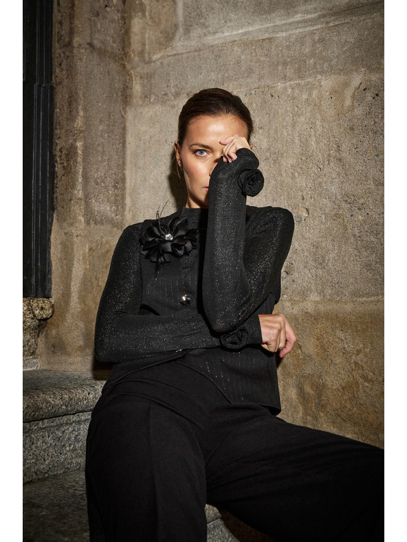 Moodo Vesta s ozdobnými knoflíky černá Moodo