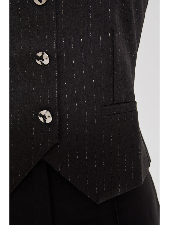 Moodo Vesta s ozdobnými knoflíky černá Moodo