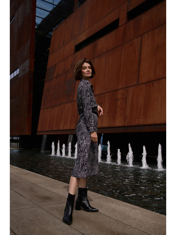 Moodo Viskózové šaty s páskem šedé Moodo