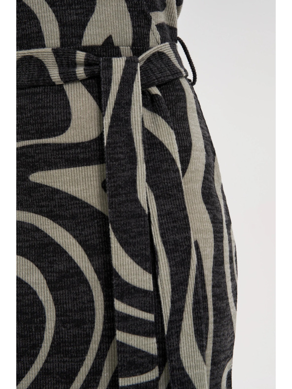 Moodo Přiléhavé šedé šaty Moodo