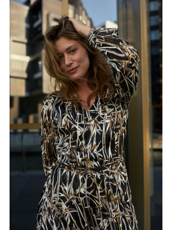 Moodo Černé šaty s rostlinným vzorem a páskem Moodo