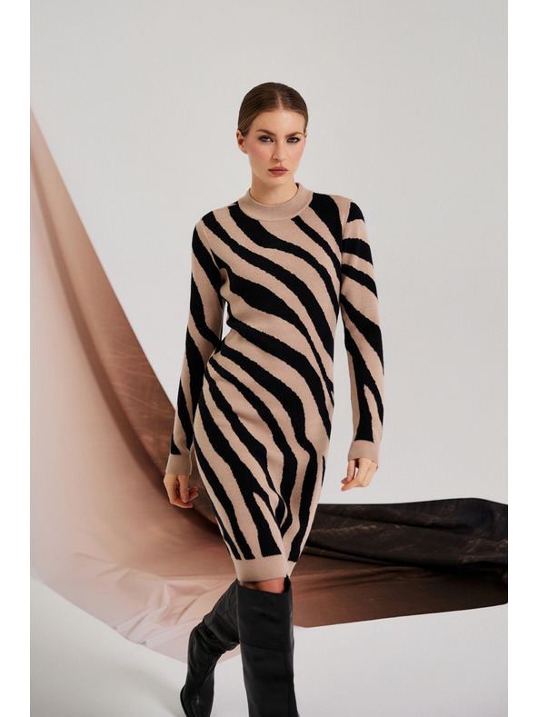 Moodo Přiléhavé béžové šaty Moodo