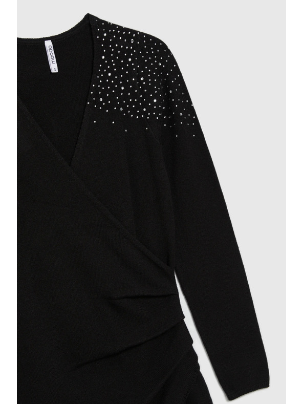 Moodo Přiléhavé černé šaty s ozdobou Moodo