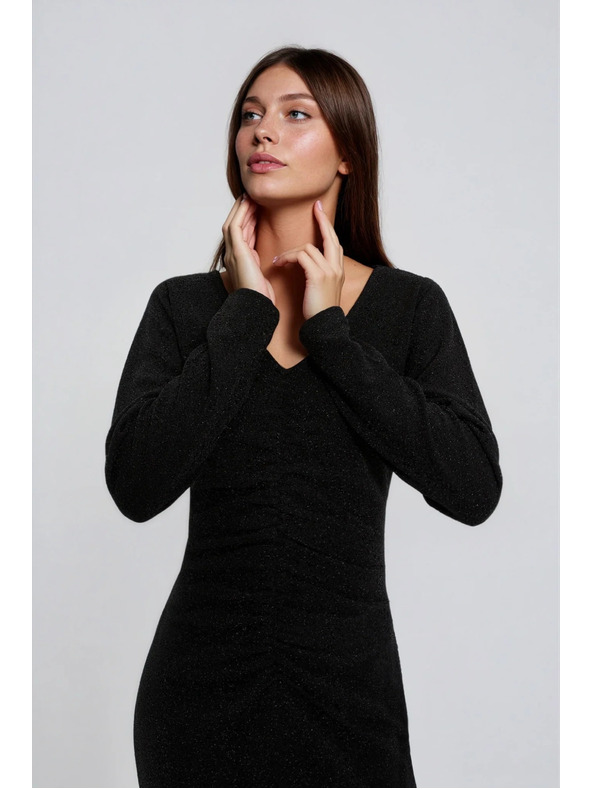 Moodo Přiléhavé černé šaty Moodo