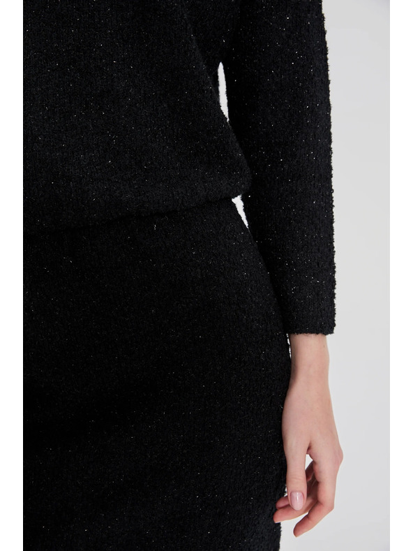 Moodo Černé šaty zdobené třpytivou nitkou Moodo