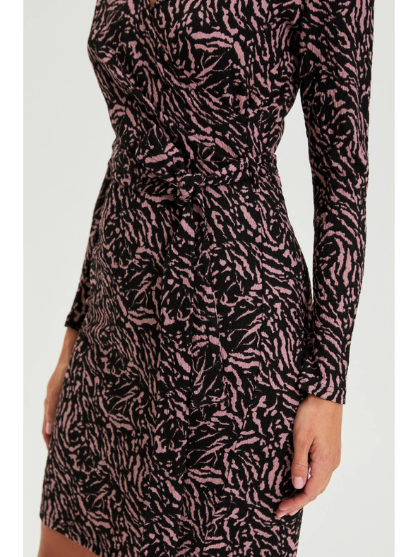 Moodo Přiléhavé černé šaty Moodo