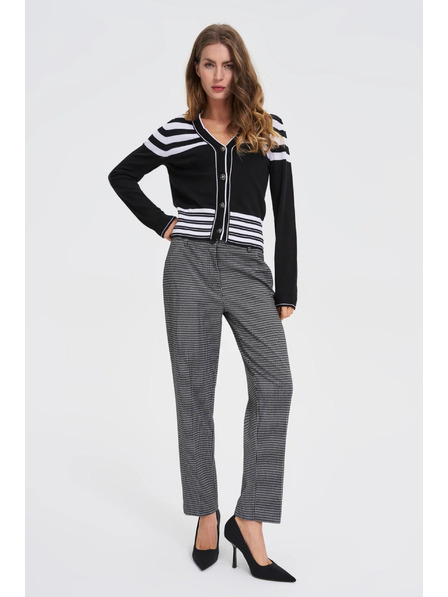 Moodo Svetr s ozdobnými knoflíky černý Moodo