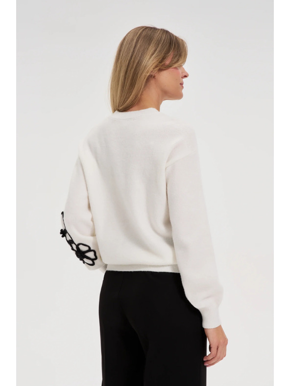 Moodo Bílý svetr s aplikací Moodo