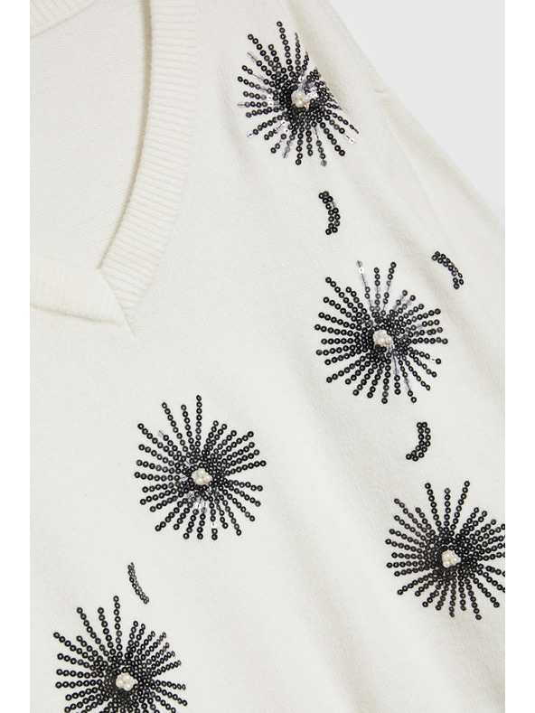 Moodo Bílý svetr s flitry Moodo
