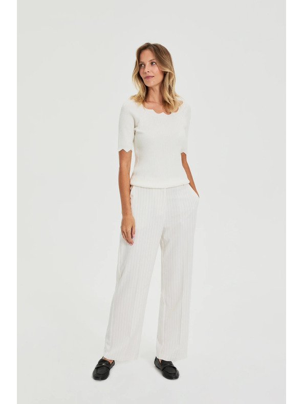 Moodo Přiléhavý bílý svetr Moodo