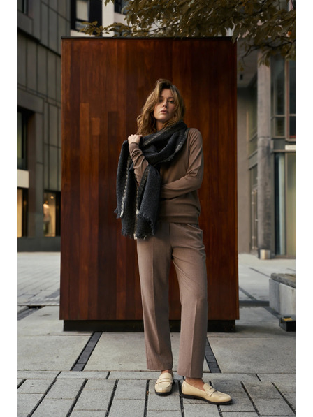 Moodo Hladký tmavě šedý šál Moodo