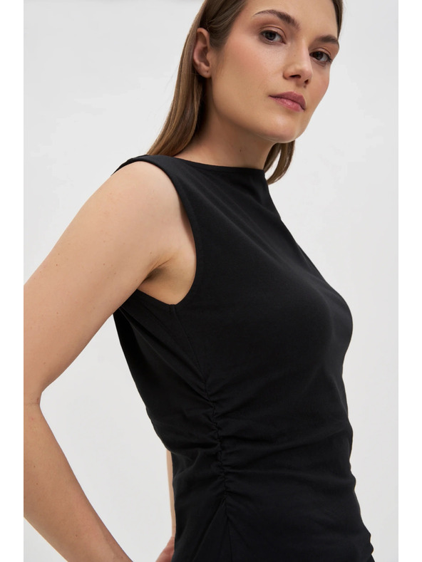 Moodo Hladký černý top Moodo