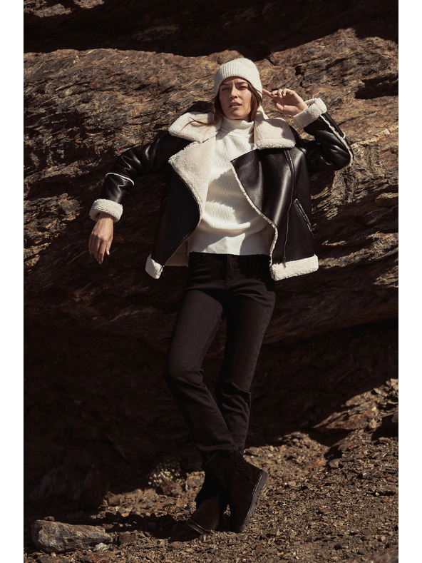 Moodo Černá bunda s kožešinovým límcem Moodo