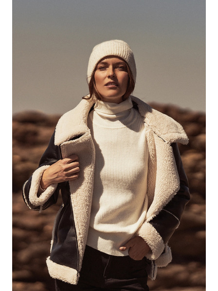 Moodo Černá bunda s kožešinovým límcem Moodo