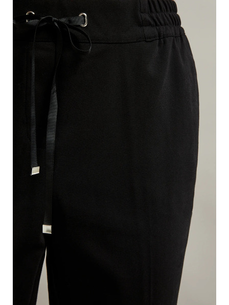 Moodo Černé kalhoty s rovnými nohavicemi a páskem Moodo
