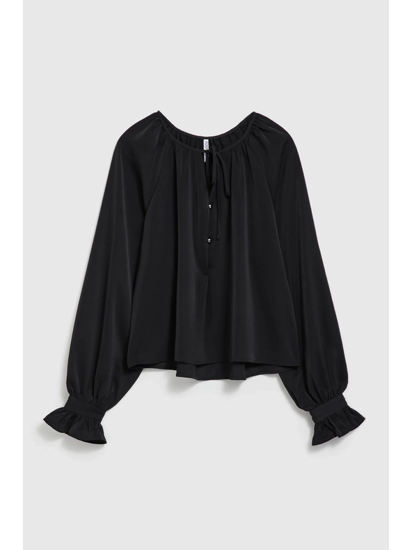 Moodo Černá košile s nabíranými rukávy a vázaným výstřihem Moodo