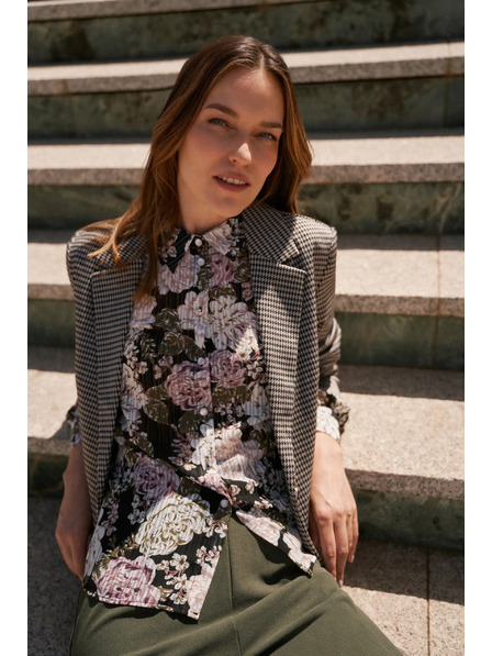 Moodo Plisovaná košile s květinovým vzorem a bublinkovými rukávy černá Moodo