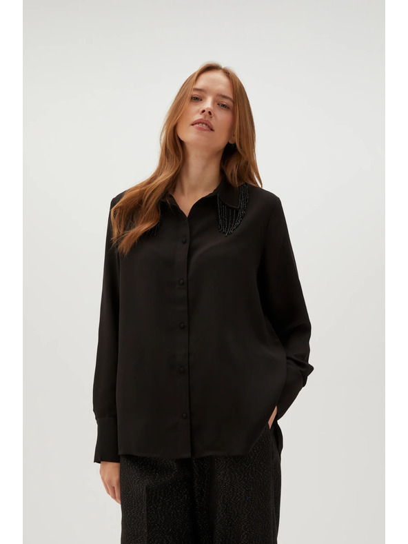 Moodo Černá halenka s ručně přišívanými korálky Moodo