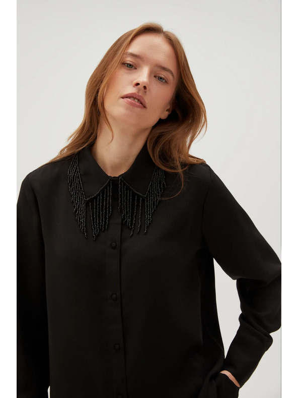 Moodo Černá halenka s ručně přišívanými korálky Moodo