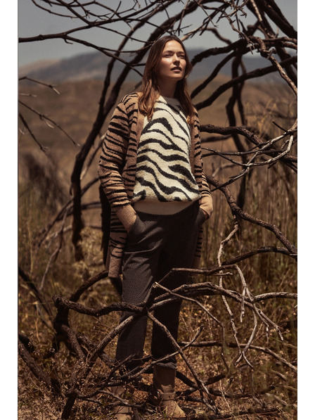 Moodo Béžový kardigan s dlouhými rukávy se zvířecím vzorem Moodo