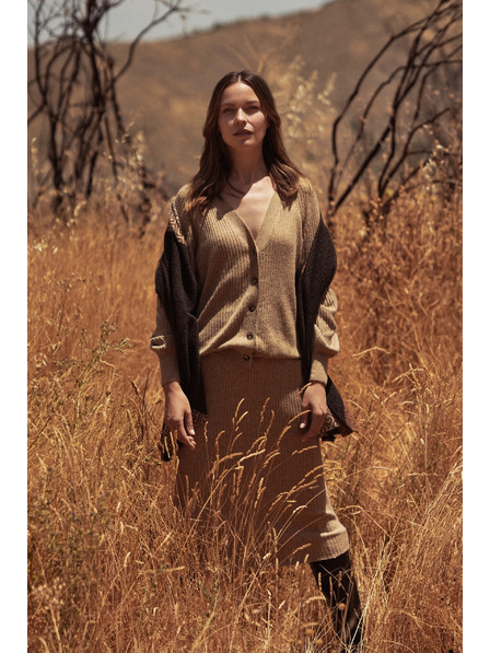 Moodo Béžový kardigan na knoflíky s nadýchnutými rukávy Moodo