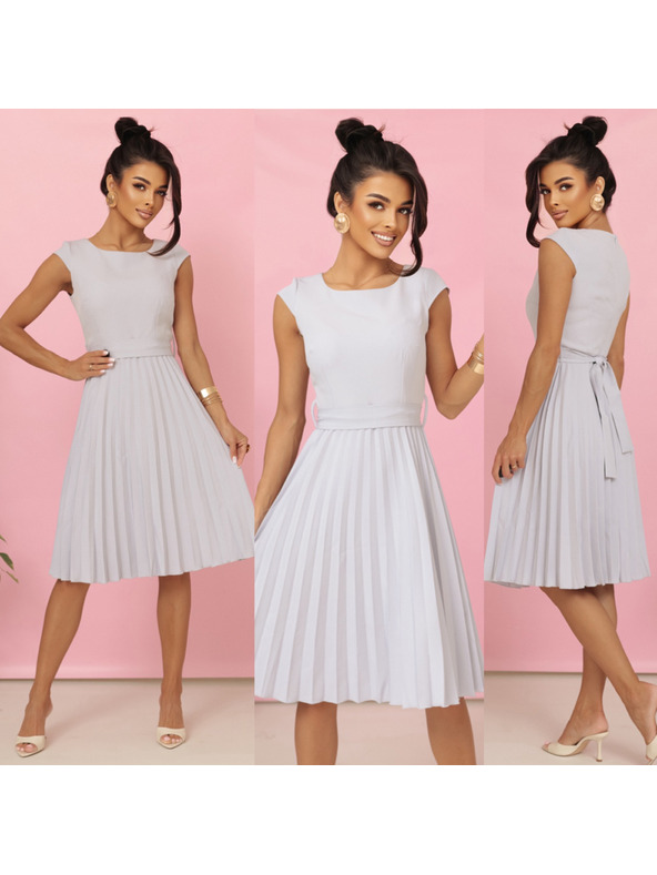 numoco LILA Plisované šaty s krátkým rukávem a páskem - šedé