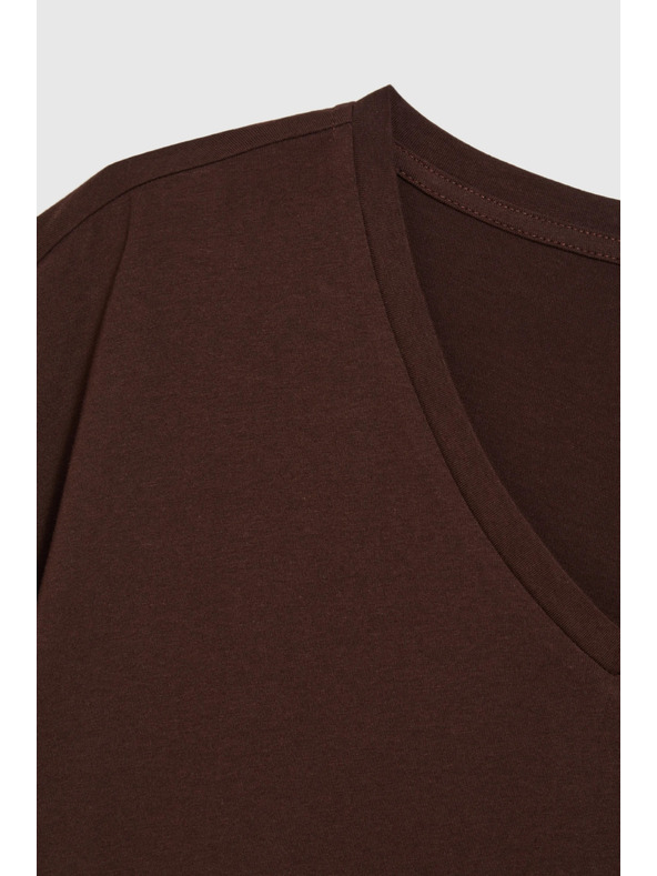 Moodo Bavlněné tričko s výstřihem do "V" hnědé Moodo