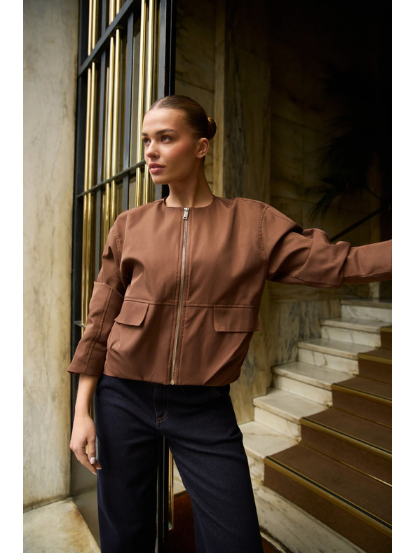 Moodo Krátká bunda hnědá Moodo