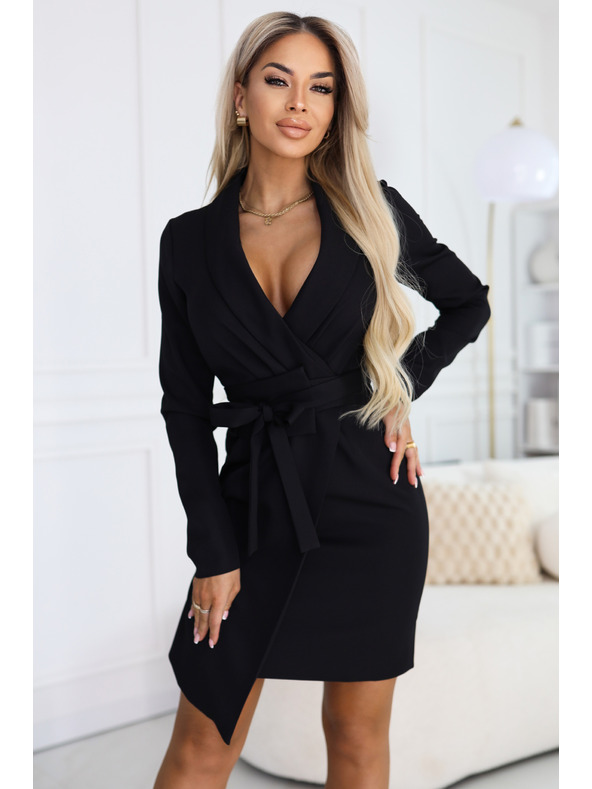 numoco Elegantní saková šaty s páskem a asymetrickým lemem - černé