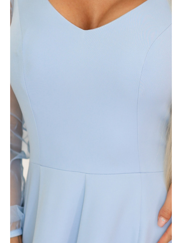 numoco LORETTA Jedinečné dlouhé šaty s týlovými rukávy a výstřihem - světle modré