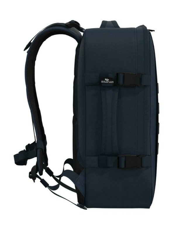 CabinZero Tmavě modrý batoh CabinZero Military (28L)