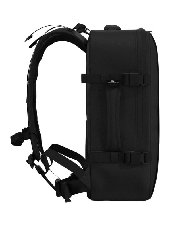 CabinZero Černý batoh CabinZero Military 36L Absolute Black