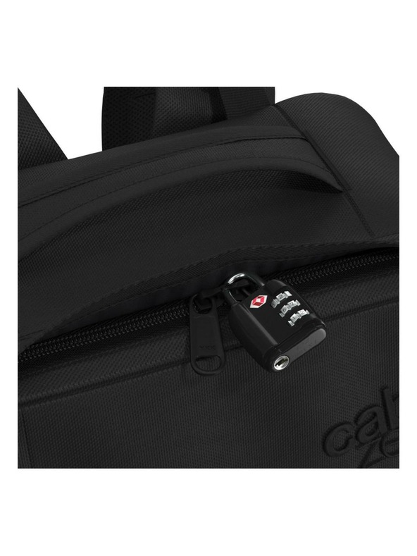 CabinZero Černý batoh CabinZero Military 36L Absolute Black