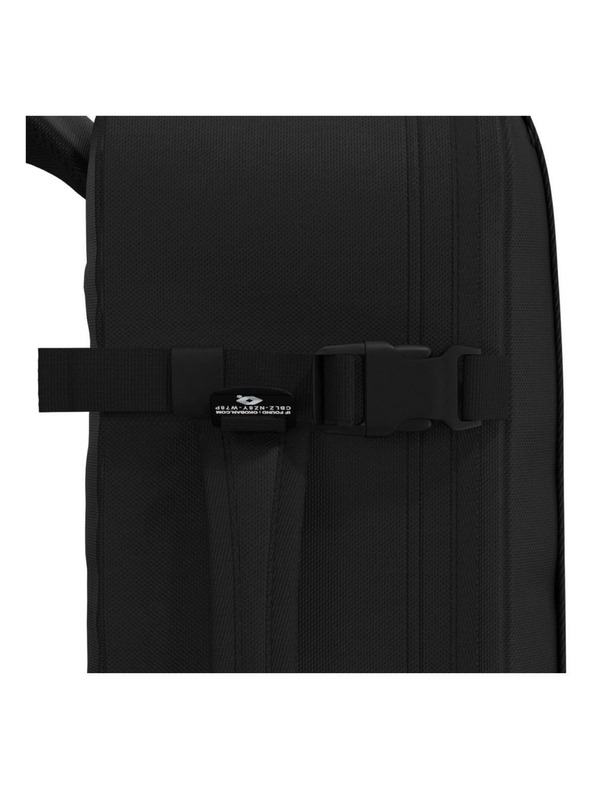 CabinZero Černý batoh CabinZero Military 36L Absolute Black