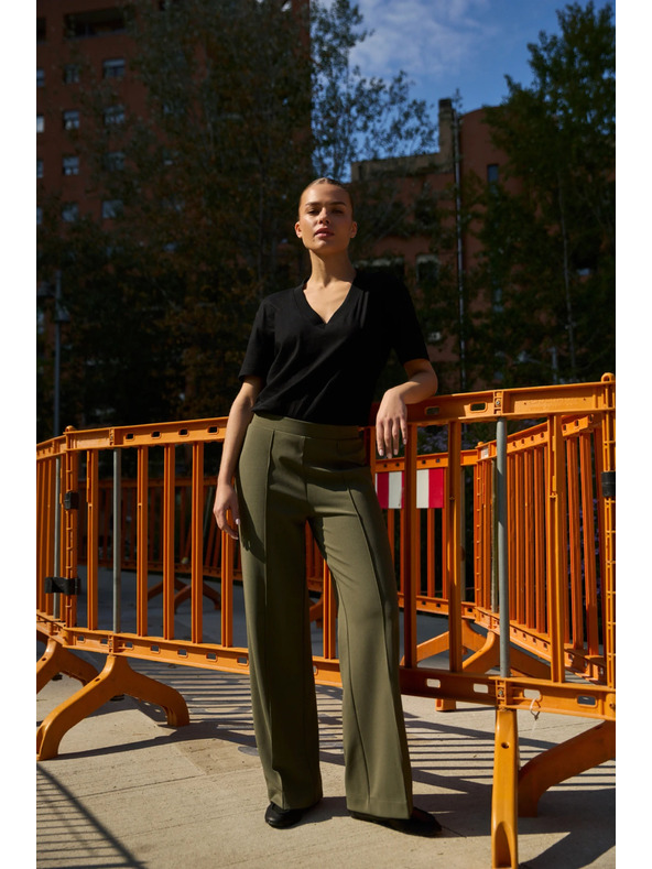 Moodo Bavlněná halenka s výstřihem do V černá Moodo