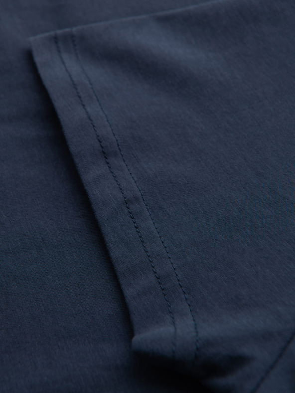 Ombre Clothing Tmavě modré pánské tričko s kapsičkou Ombre Clothing
