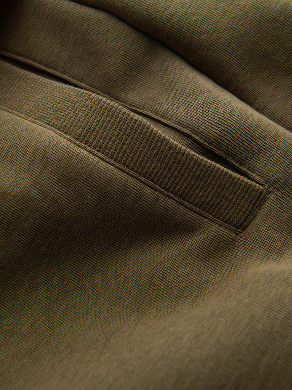 Ombre Clothing Zelené pánské basic teplákové kraťasy Ombre Clothing