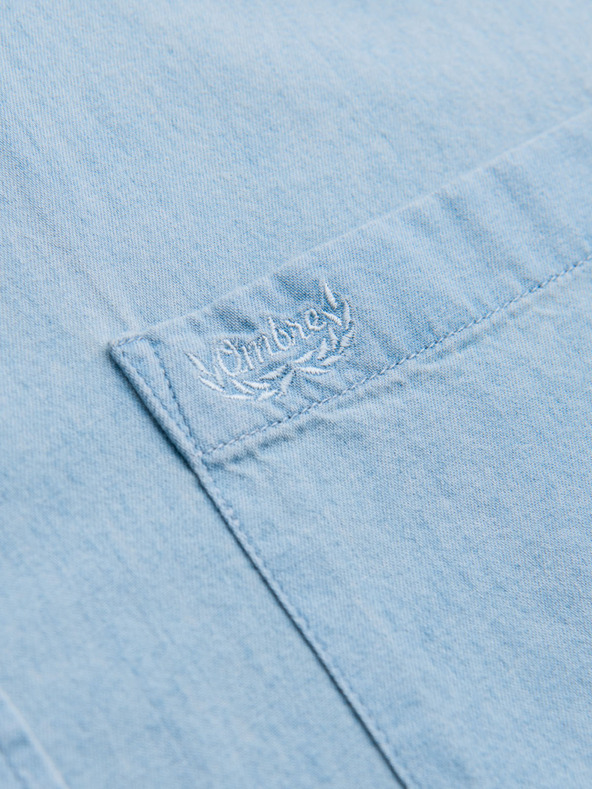 Ombre Clothing Pánská džínová košile s vyšívanou kapsou - světle modrá Ombre Clothing