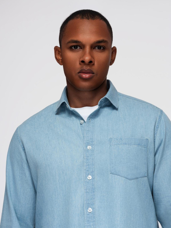 Ombre Clothing Pánská džínová košile s vyšívanou kapsou - světle modrá Ombre Clothing
