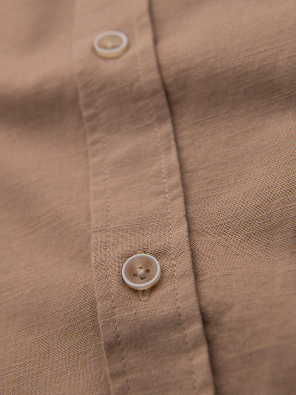 Ombre Clothing Pánská lněná košile s klasickým límcem a kapsami REGULAR FIT - světle hnědá