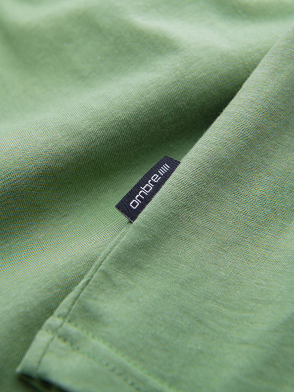 Ombre Clothing Bavlněné klasické pánské tričko BASIC s výstřihem do V - zelené V11 OM-TSBS-0145 Ombre Clothing