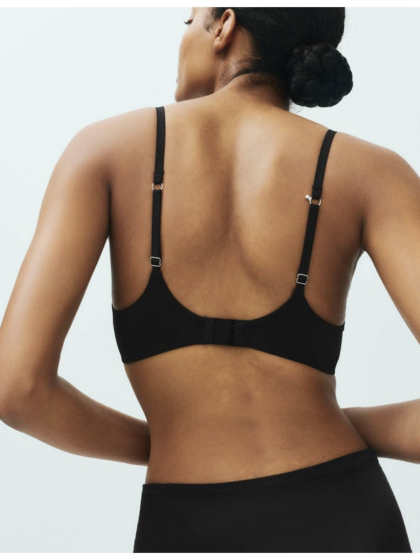 Marks & Spencer Dekoltová push-up podprsenka s kosticemi a technologií Flexifit™ (vel. A–E) Marks & Spencer