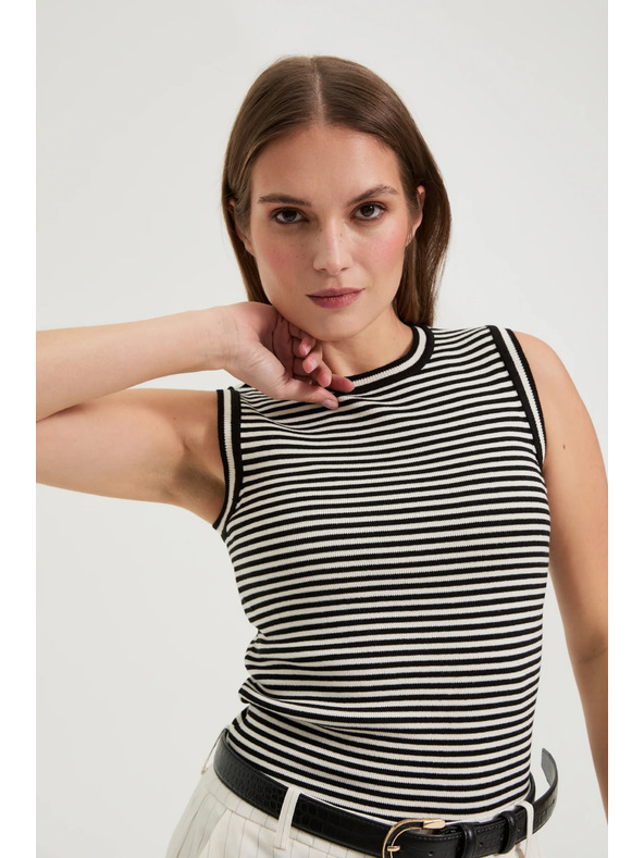 Moodo Top v pruzích bílo černý Moodo