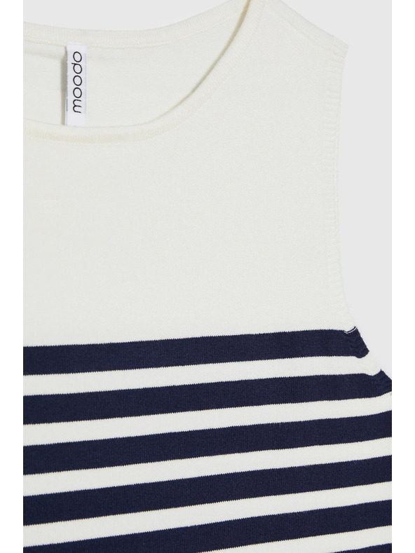 Moodo Bílý pruhovaný top Moodo