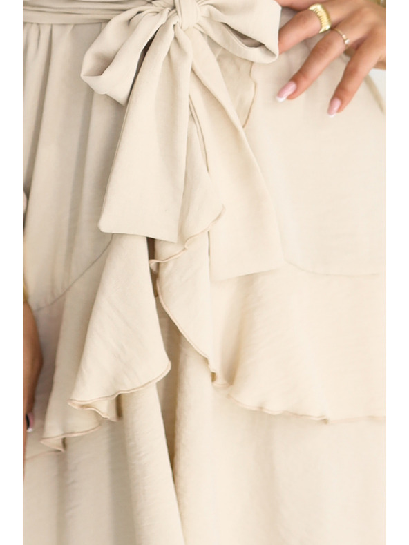 numoco Smyslné mini šaty s překříženým výstřihem - béžové