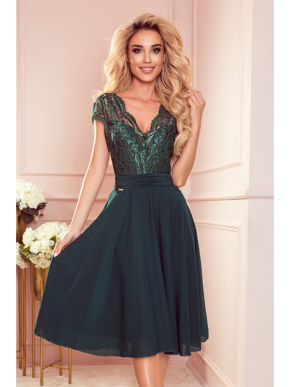 numoco Šifonové šaty s krajkovým výstřihem - zelené Numoco LINDA