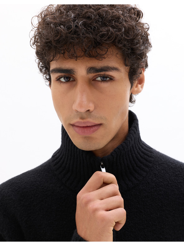 Celio Svetr Metruck se stojáčkem