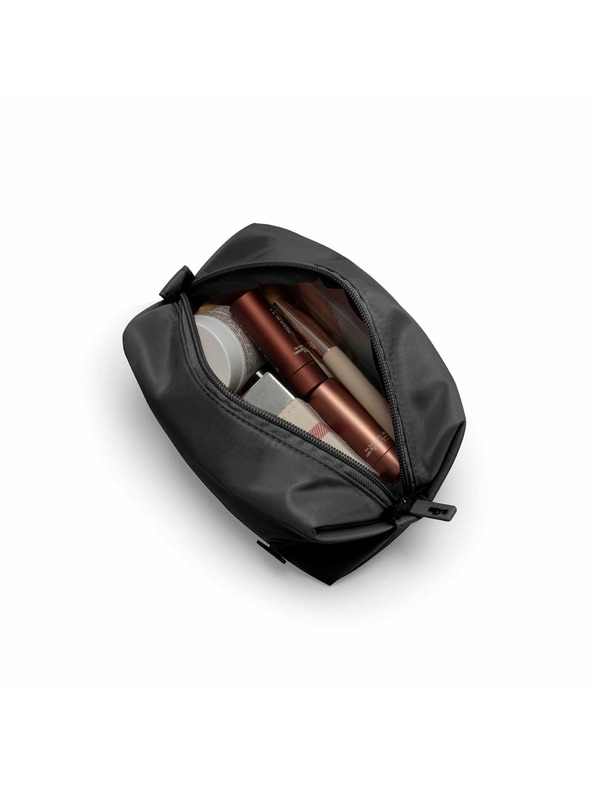 Heys Černá kosmetická taška Heys Basic Makeup Bag Black