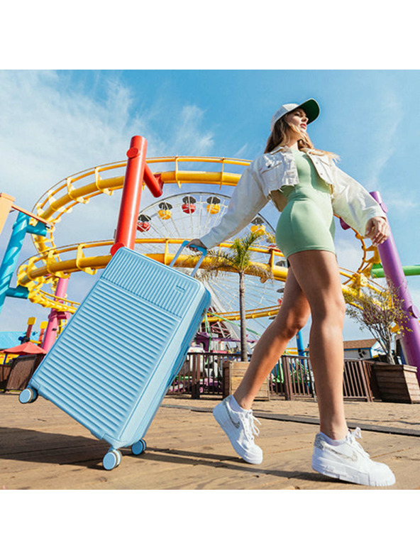 Heys Světle hnědý cestovní kufr Heys Pastel M