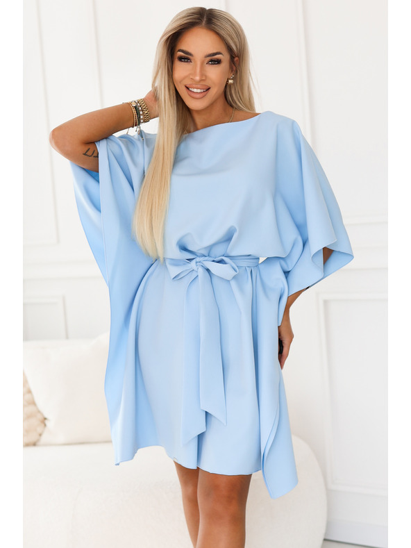 numoco SOFIA Šaty typu motýl s vázáním v pase - světle modré